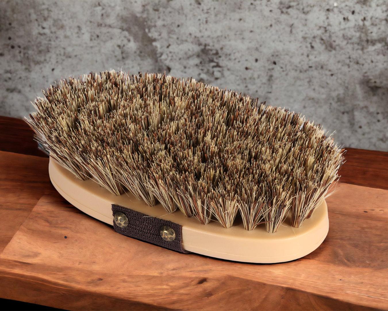 Grip-Fit Thoroughbred Body Brush - Image 3