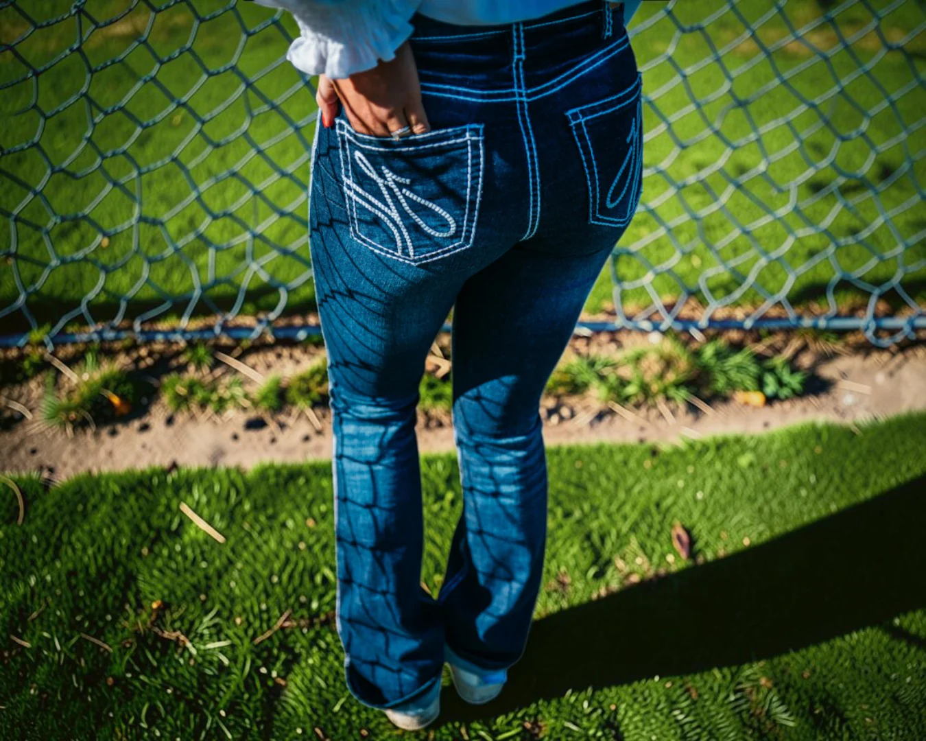 Hitchley & Harrow Women's Ultra High-Rise Core Jeans - White Stitching